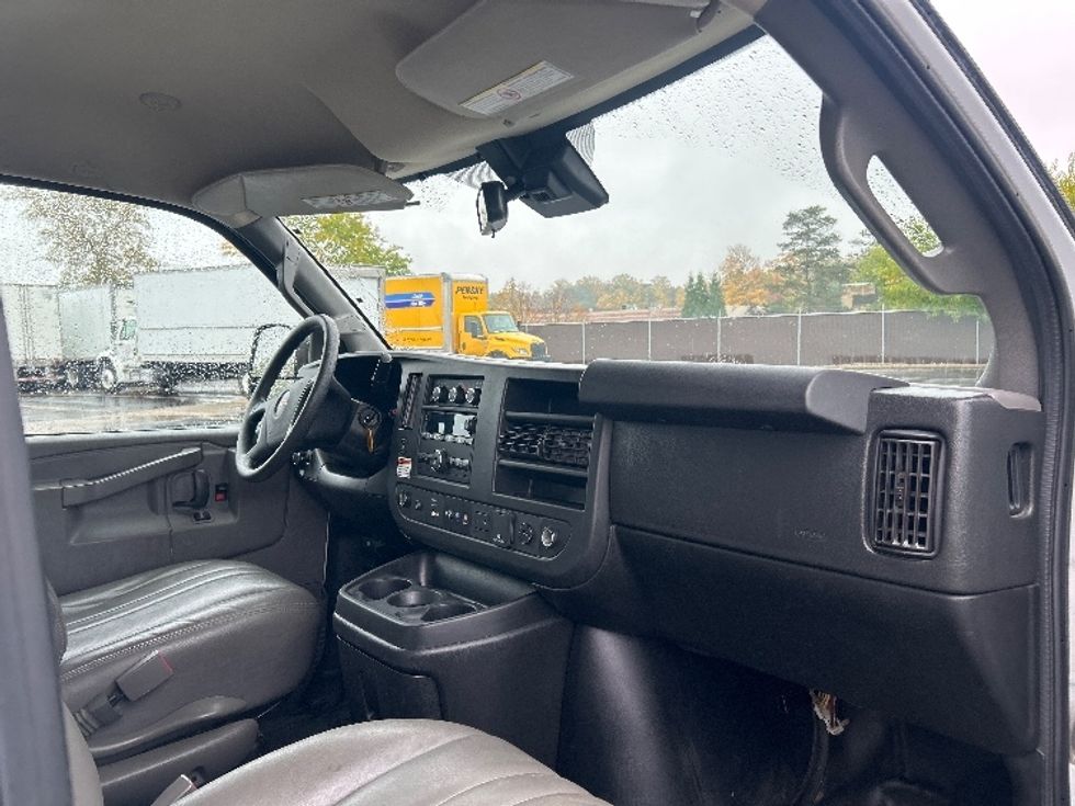 Light Duty Box Truck-Light and Medium Duty Trucks-GMC-2021-Savana G33503-Oakwood Village-OH-98,977\n\t\tmiles-$ 28,750 - Image 22