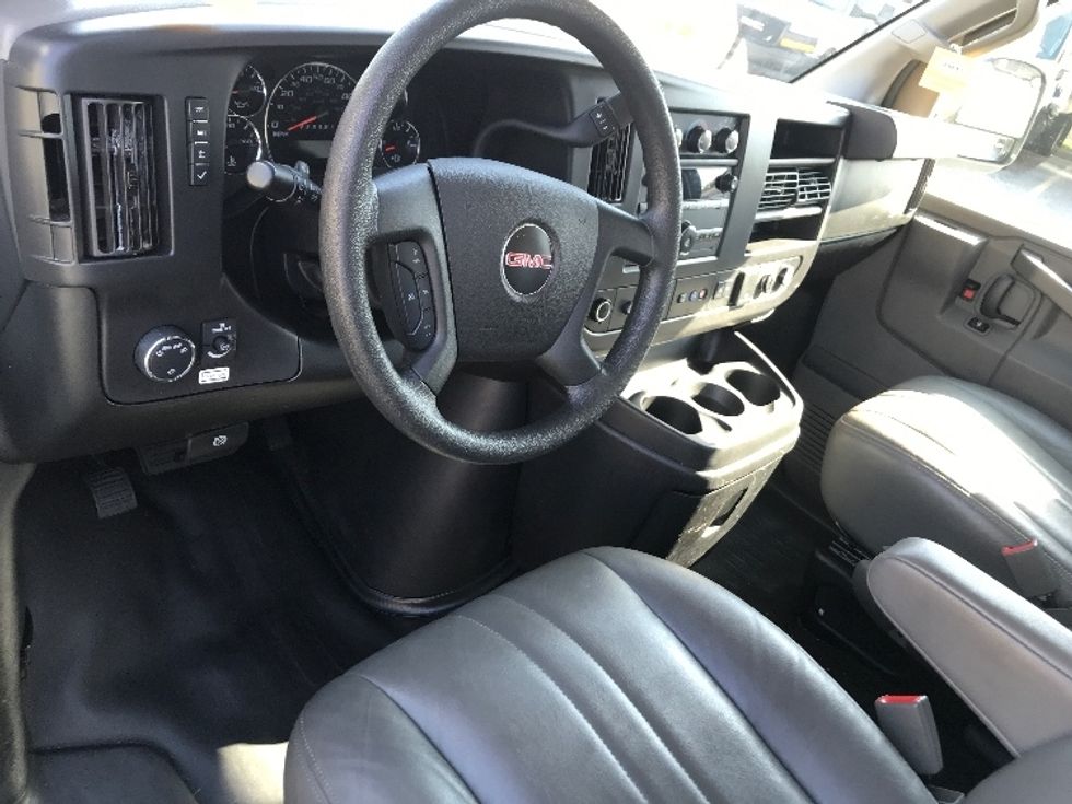 Light Duty Box Truck-Light and Medium Duty Trucks-GMC-2021-Savana G33503-Ocala-FL-112,290\n\t\tmiles-$ 28,250 - Image 17