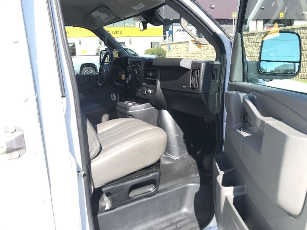 Light Duty Box Truck-Light and Medium Duty Trucks-GMC-2021-Savana G33503-Ocala-FL-112,290\n\t\tmiles-$ 28,250 - Image 18