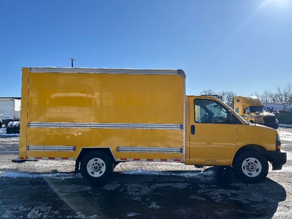Light Duty Box Truck-Light and Medium Duty Trucks-GMC-2021-Savana G33503-Parsippany-NJ-114,957\n\t\tmiles-$ 24,000 - Image 14