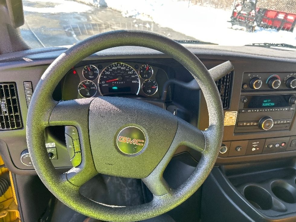 Light Duty Box Truck-Light and Medium Duty Trucks-GMC-2021-Savana G33503-Parsippany-NJ-114,957\n\t\tmiles-$ 24,000 - Image 16