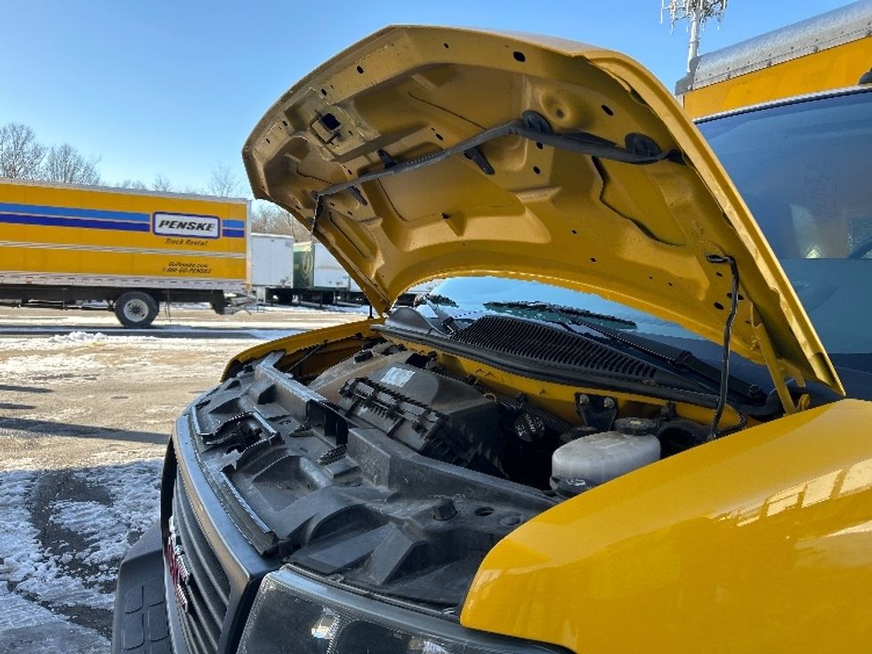 Light Duty Box Truck-Light and Medium Duty Trucks-GMC-2021-Savana G33503-Parsippany-NJ-114,957\n\t\tmiles-$ 24,000 - Image 23