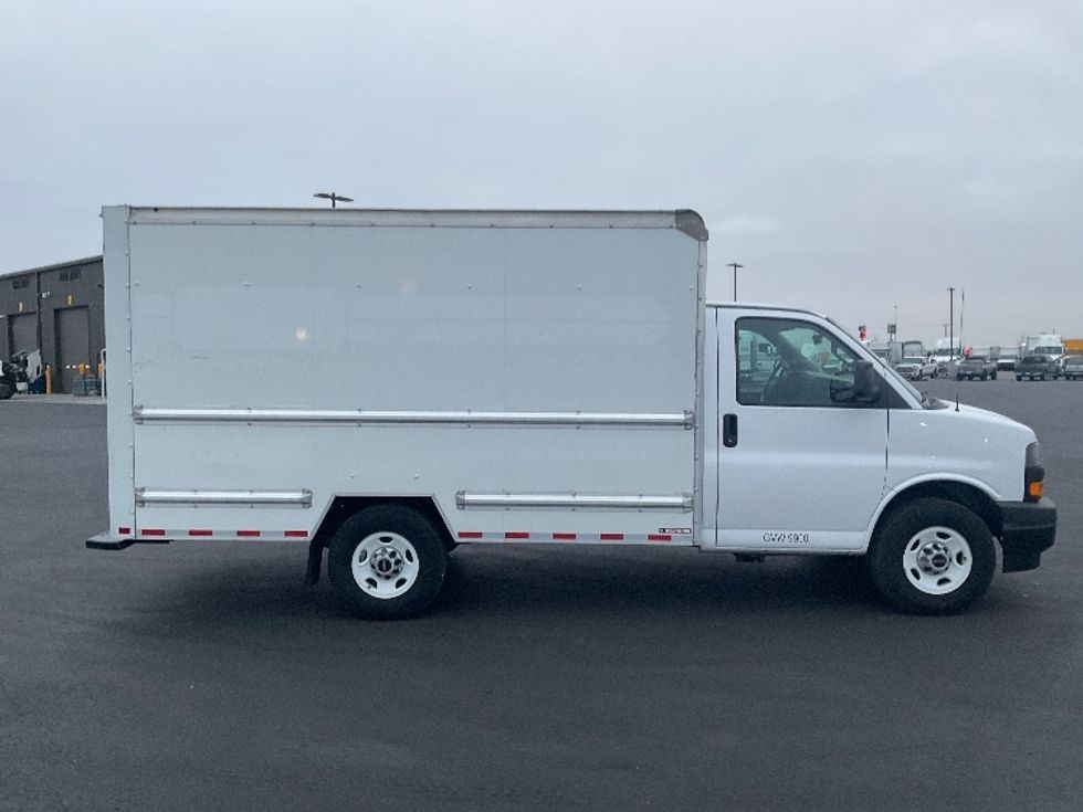 Light Duty Box Truck-Light and Medium Duty Trucks-GMC-2021-Savana G33503-Pasco-WA-103,262\n\t\tmiles-$ 29,750 - Image 15