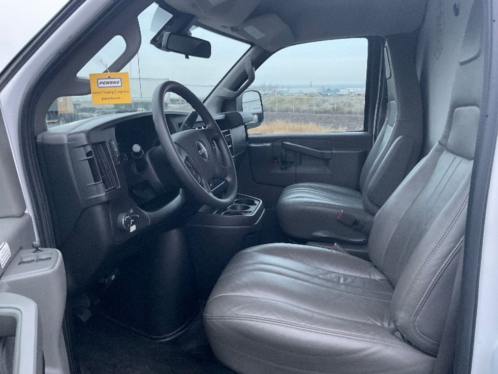 Light Duty Box Truck-Light and Medium Duty Trucks-GMC-2021-Savana G33503-Pasco-WA-103,262\n\t\tmiles-$ 29,750 - Image 19