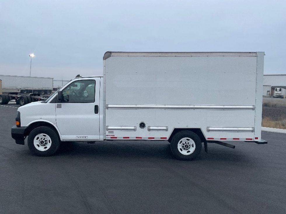 Light Duty Box Truck-Light and Medium Duty Trucks-GMC-2021-Savana G33503-Pasco-WA-103,262\n\t\tmiles-$ 29,750 - Image 4