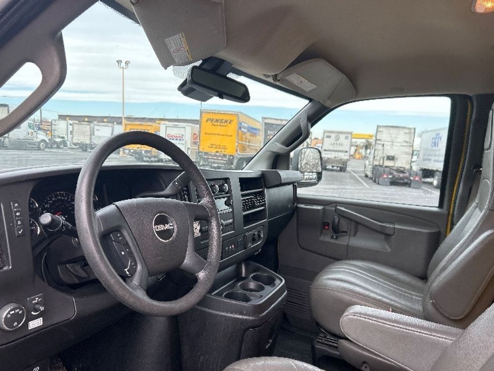 Light Duty Box Truck-Light and Medium Duty Trucks-GMC-2021-Savana G33503-Pennsauken-NJ-110,927\n\t\tmiles-$ 24,500 - Image 14