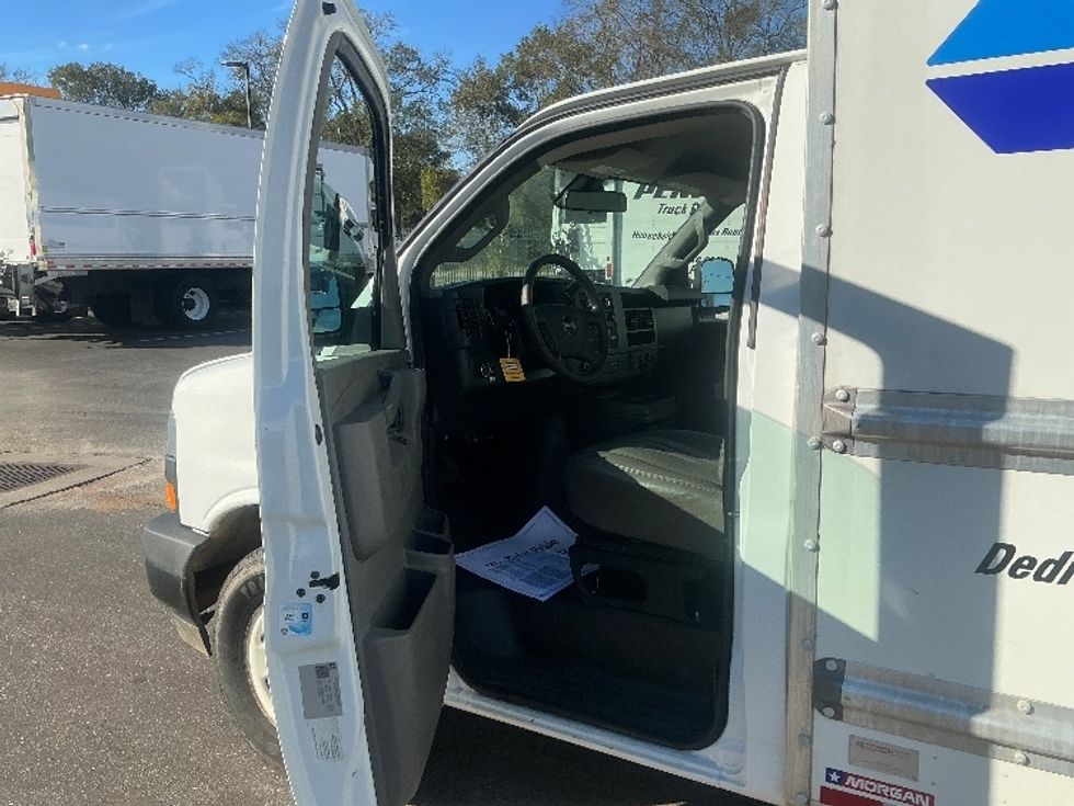 Light Duty Box Truck-Light and Medium Duty Trucks-GMC-2021-Savana G33503-Pensacola-FL-117,508\n\t\tmiles-$ 28,000 - Image 15