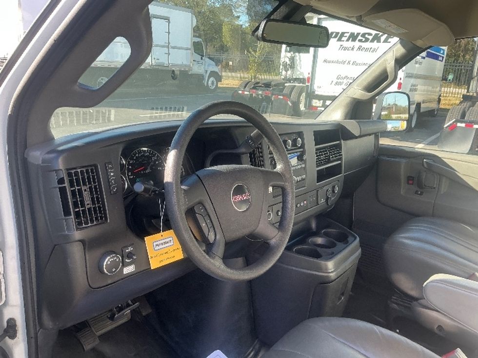 Light Duty Box Truck-Light and Medium Duty Trucks-GMC-2021-Savana G33503-Pensacola-FL-117,508\n\t\tmiles-$ 28,000 - Image 16