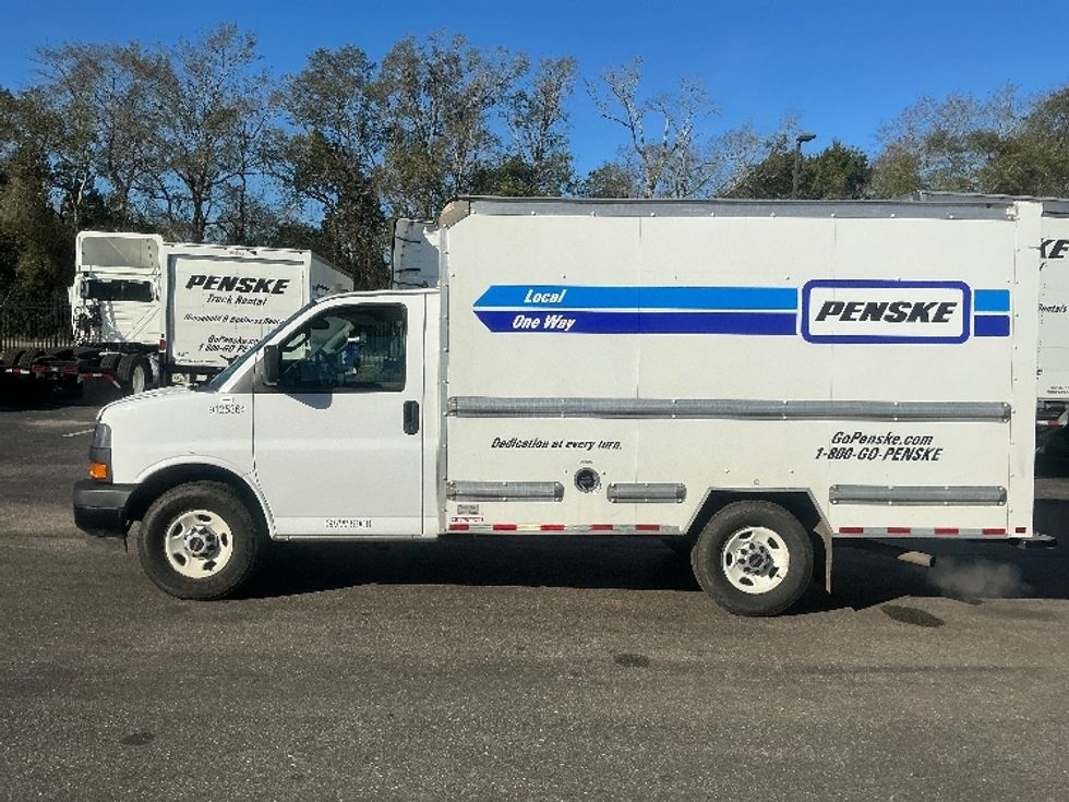 Light Duty Box Truck-Light and Medium Duty Trucks-GMC-2021-Savana G33503-Pensacola-FL-117,508\n\t\tmiles-$ 28,000 - Image 4