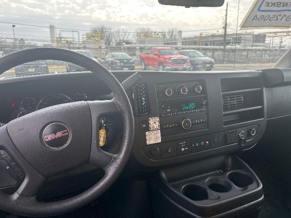 Light Duty Box Truck-Light and Medium Duty Trucks-GMC-2021-Savana G33503-Philadelphia-PA-119,257\n\t\tmiles-$ 23,500 - Image 17