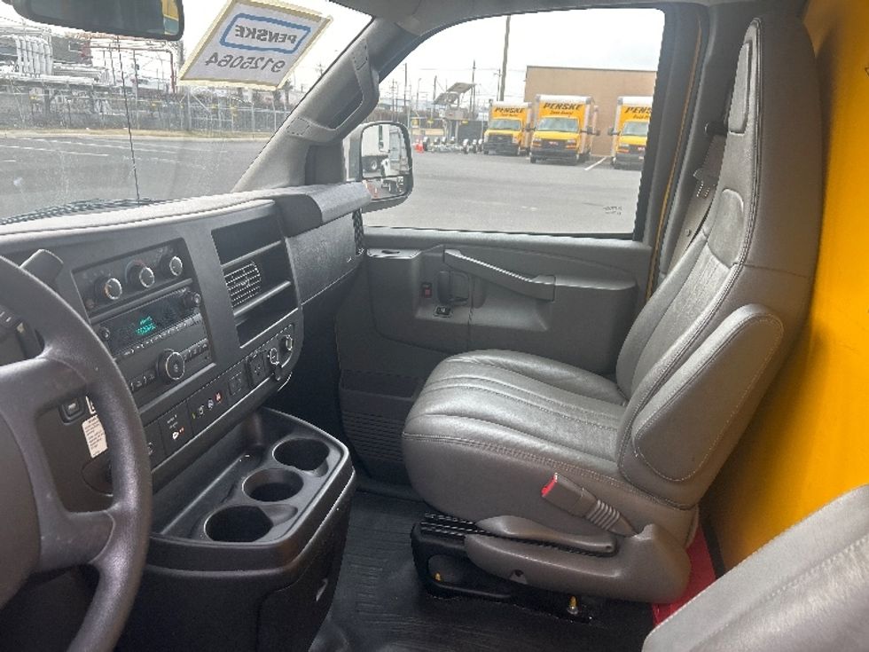 Light Duty Box Truck-Light and Medium Duty Trucks-GMC-2021-Savana G33503-Philadelphia-PA-119,257\n\t\tmiles-$ 23,500 - Image 19