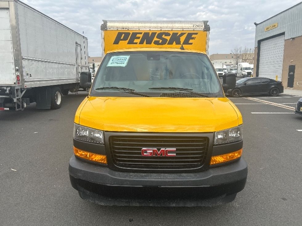 Light Duty Box Truck-Light and Medium Duty Trucks-GMC-2021-Savana G33503-Philadelphia-PA-119,257\n\t\tmiles-$ 23,500 - Image 2