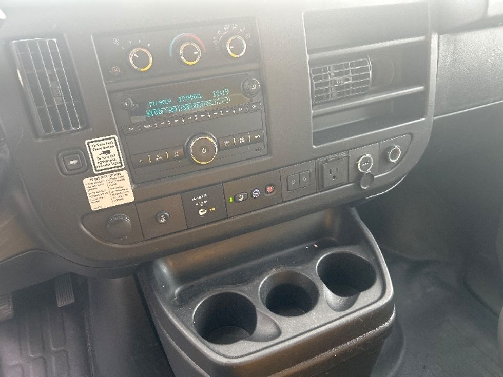 Light Duty Box Truck-Light and Medium Duty Trucks-GMC-2021-Savana G33503-Philadelphia-PA-119,257\n\t\tmiles-$ 23,500 - Image 25