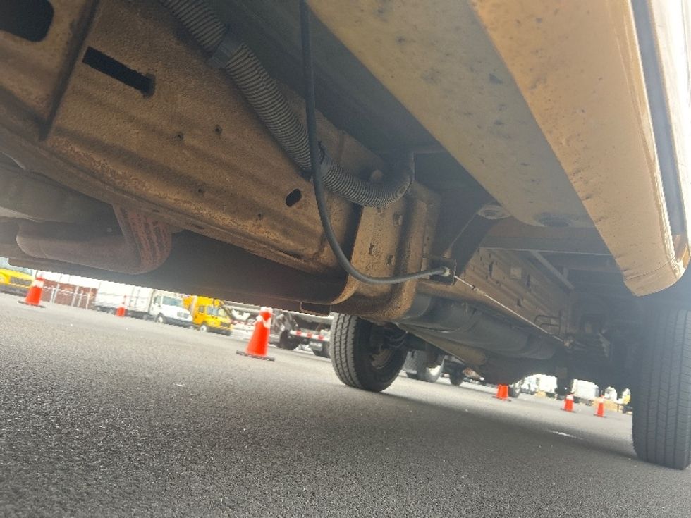 Light Duty Box Truck-Light and Medium Duty Trucks-GMC-2021-Savana G33503-Philadelphia-PA-119,257\n\t\tmiles-$ 23,500 - Image 5