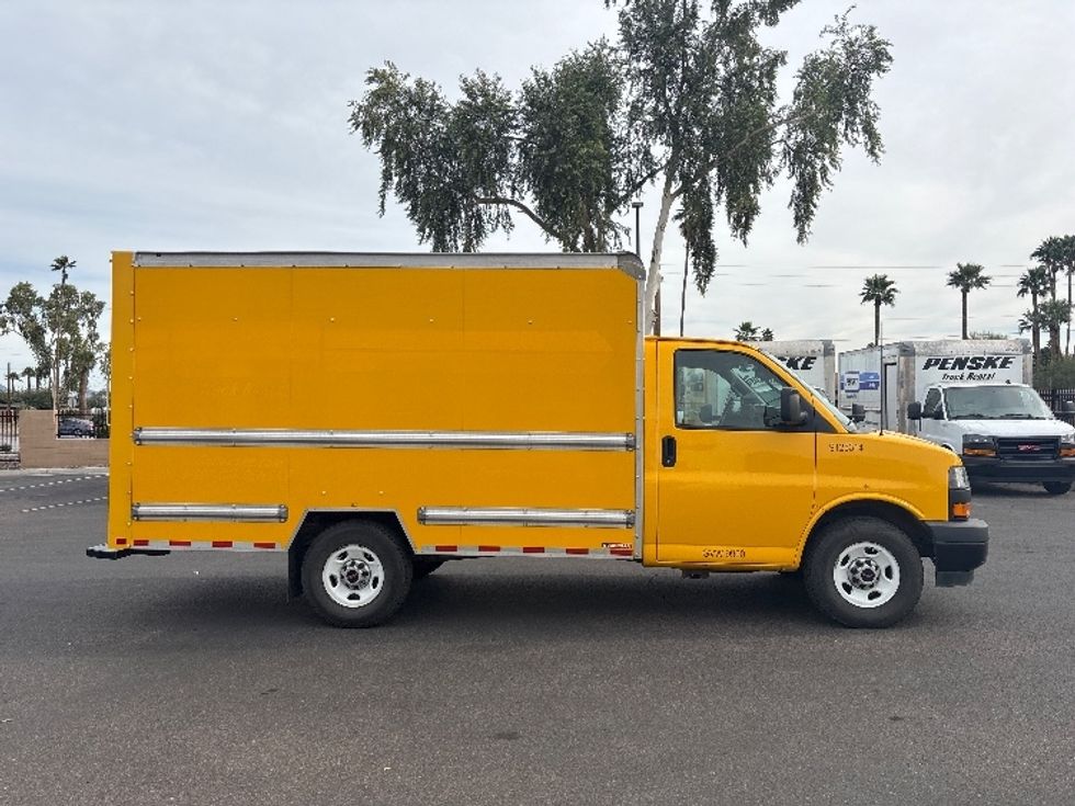 Light Duty Box Truck-Light and Medium Duty Trucks-GMC-2021-Savana G33503-Phoenix-AZ-100,283\n\t\tmiles-$ 24,500 - Image 13