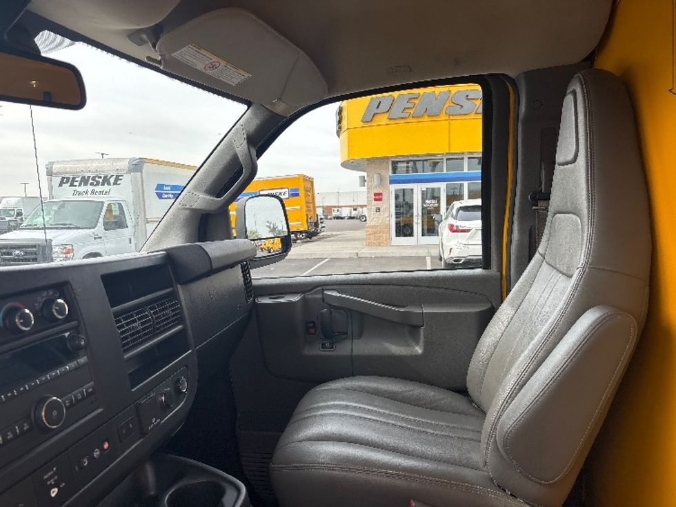 Light Duty Box Truck-Light and Medium Duty Trucks-GMC-2021-Savana G33503-Phoenix-AZ-100,283\n\t\tmiles-$ 24,500 - Image 17