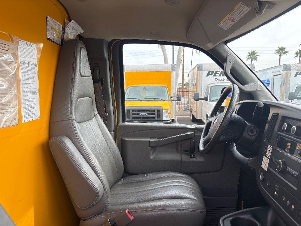 Light Duty Box Truck-Light and Medium Duty Trucks-GMC-2021-Savana G33503-Phoenix-AZ-100,283\n\t\tmiles-$ 24,500 - Image 20