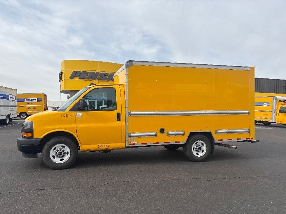 Light Duty Box Truck-Light and Medium Duty Trucks-GMC-2021-Savana G33503-Phoenix-AZ-100,283\n\t\tmiles-$ 24,500 - Image 4
