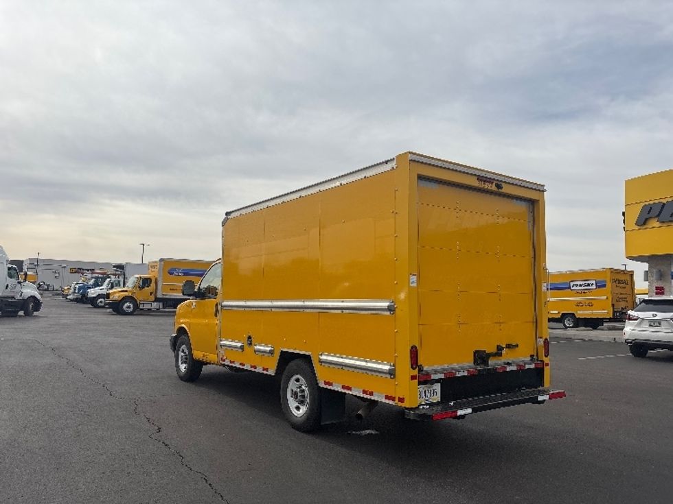 Light Duty Box Truck-Light and Medium Duty Trucks-GMC-2021-Savana G33503-Phoenix-AZ-100,283\n\t\tmiles-$ 24,500 - Image 6