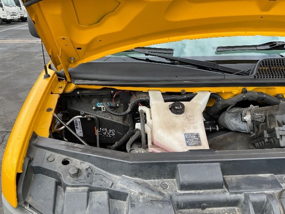 Light Duty Box Truck-Light and Medium Duty Trucks-GMC-2021-Savana G33503-Phoenix-AZ-103,737\n\t\tmiles-$ 24,000 - Image 22