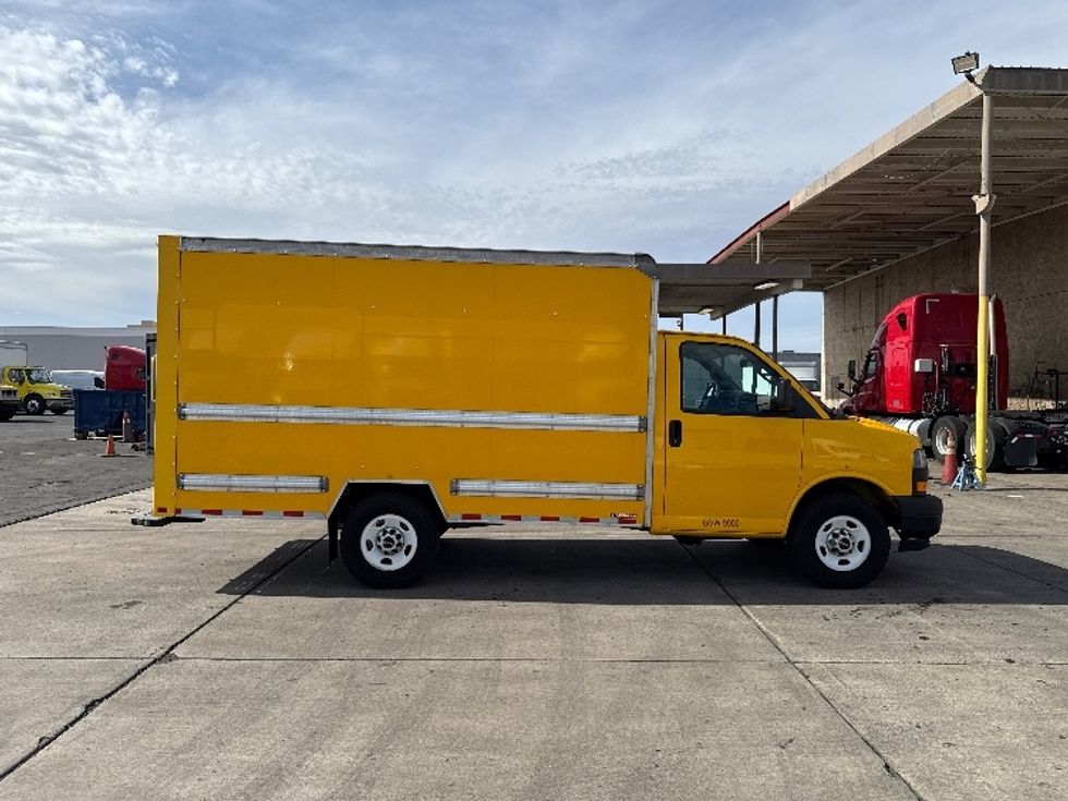 Light Duty Box Truck-Light and Medium Duty Trucks-GMC-2021-Savana G33503-Phoenix-AZ-106,851\n\t\tmiles-$ 23,750 - Image 14