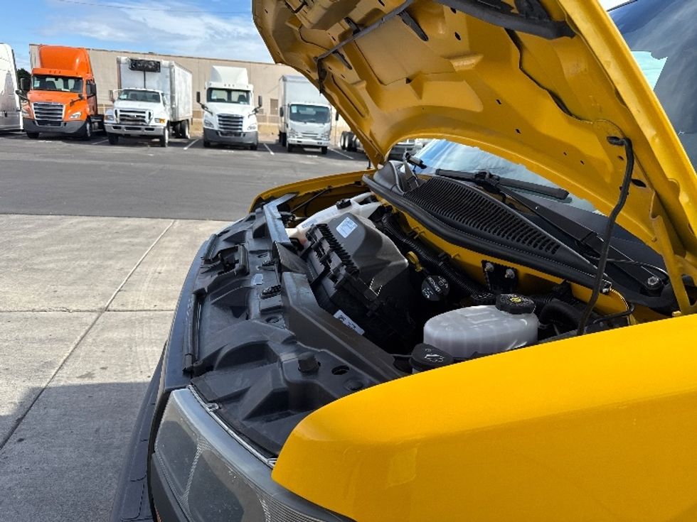 Light Duty Box Truck-Light and Medium Duty Trucks-GMC-2021-Savana G33503-Phoenix-AZ-106,851\n\t\tmiles-$ 23,750 - Image 22