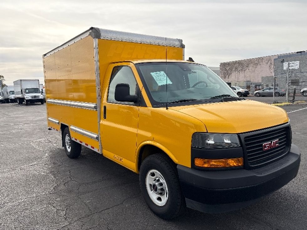Light Duty Box Truck-Light and Medium Duty Trucks-GMC-2021-Savana G33503-Phoenix-AZ-107,849\n\t\tmiles-$ 23,750 - Image 1