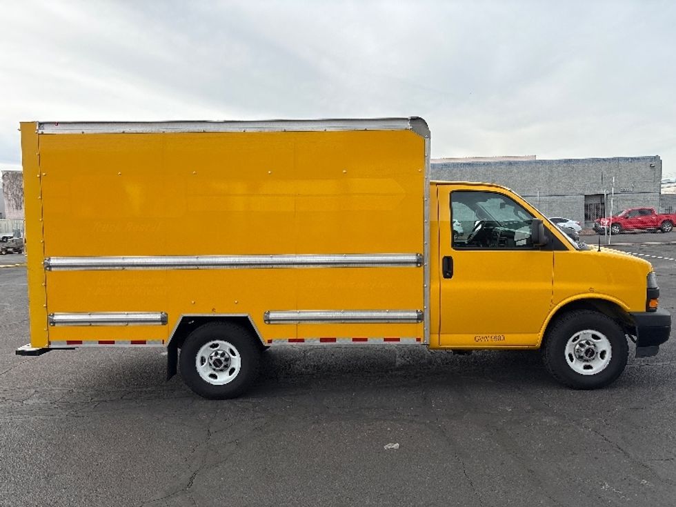 Light Duty Box Truck-Light and Medium Duty Trucks-GMC-2021-Savana G33503-Phoenix-AZ-107,849\n\t\tmiles-$ 23,750 - Image 14