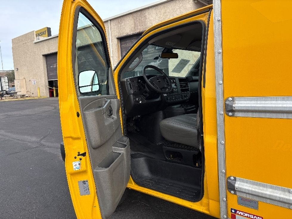 Light Duty Box Truck-Light and Medium Duty Trucks-GMC-2021-Savana G33503-Phoenix-AZ-107,849\n\t\tmiles-$ 23,750 - Image 15