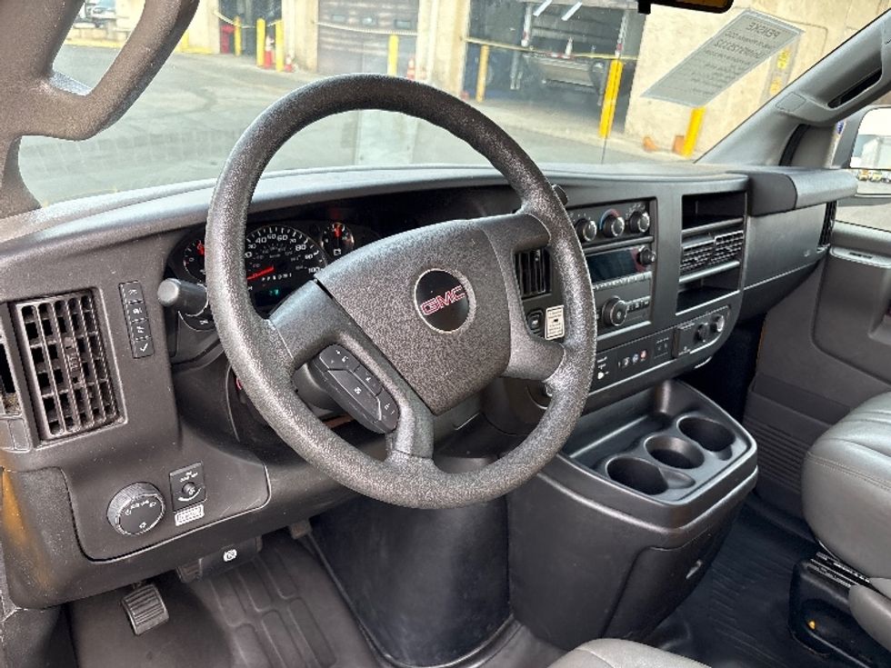 Light Duty Box Truck-Light and Medium Duty Trucks-GMC-2021-Savana G33503-Phoenix-AZ-107,849\n\t\tmiles-$ 23,750 - Image 16