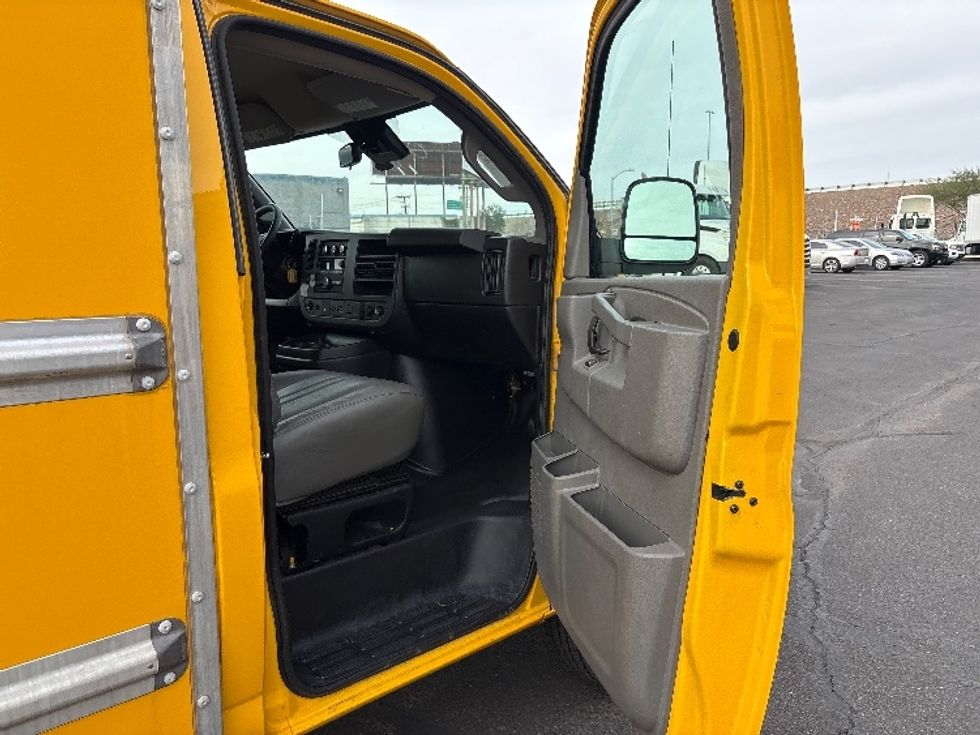 Light Duty Box Truck-Light and Medium Duty Trucks-GMC-2021-Savana G33503-Phoenix-AZ-107,849\n\t\tmiles-$ 23,750 - Image 19