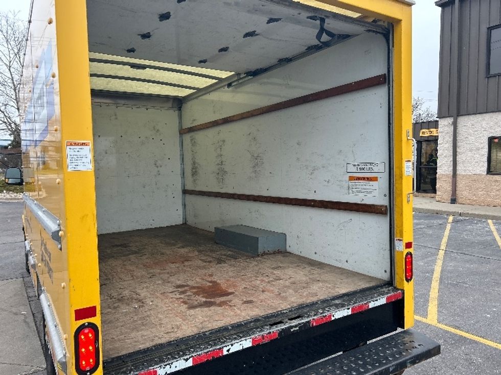 Light Duty Box Truck-Light and Medium Duty Trucks-GMC-2021-Savana G33503-Plymouth-MI-99,625\n\t\tmiles-$ 26,250 - Image 12