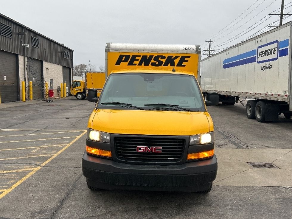 Light Duty Box Truck-Light and Medium Duty Trucks-GMC-2021-Savana G33503-Plymouth-MI-99,625\n\t\tmiles-$ 26,250 - Image 2