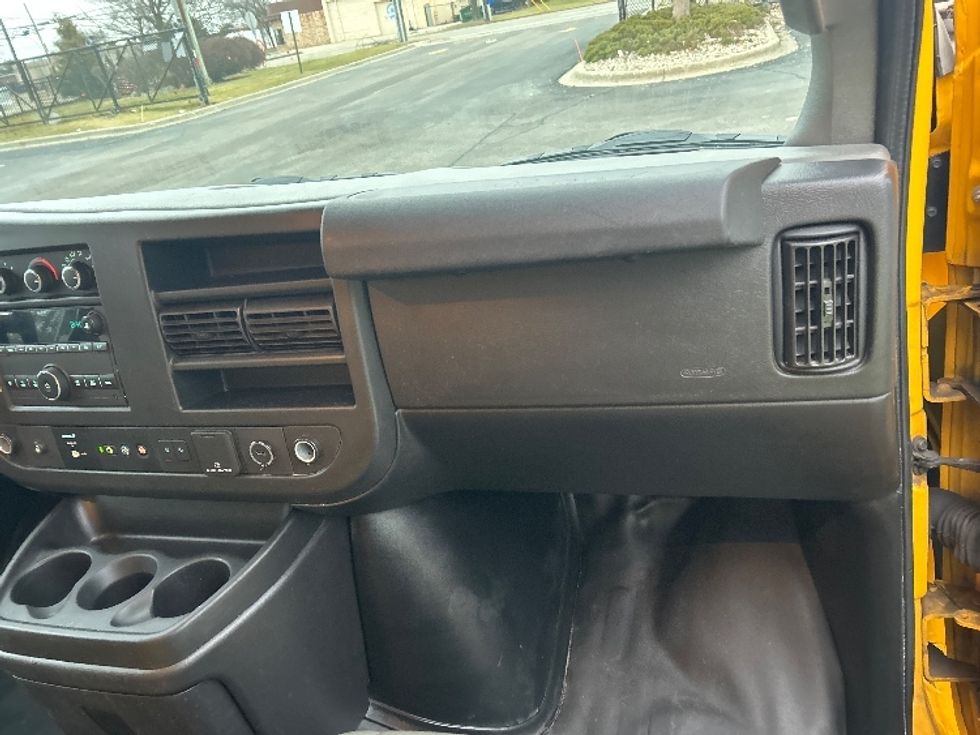 Light Duty Box Truck-Light and Medium Duty Trucks-GMC-2021-Savana G33503-Plymouth-MI-99,625\n\t\tmiles-$ 26,250 - Image 20