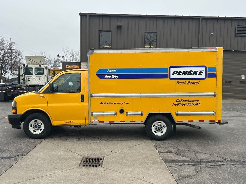 Light Duty Box Truck-Light and Medium Duty Trucks-GMC-2021-Savana G33503-Plymouth-MI-99,625\n\t\tmiles-$ 26,250 - Image 4