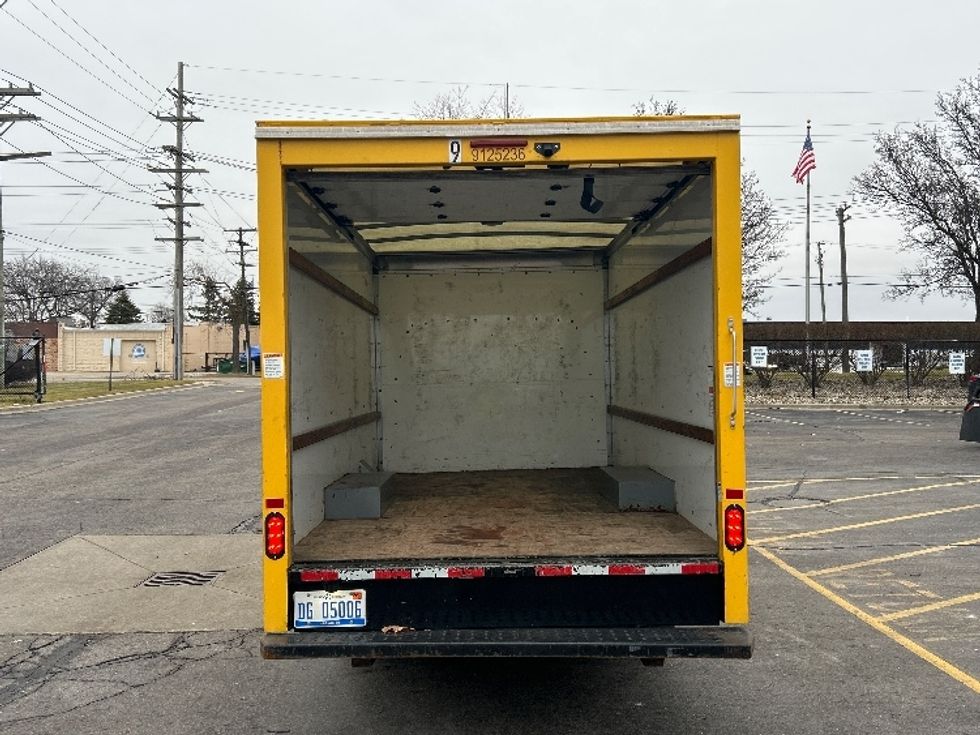 Light Duty Box Truck-Light and Medium Duty Trucks-GMC-2021-Savana G33503-Plymouth-MI-99,625\n\t\tmiles-$ 26,250 - Image 9