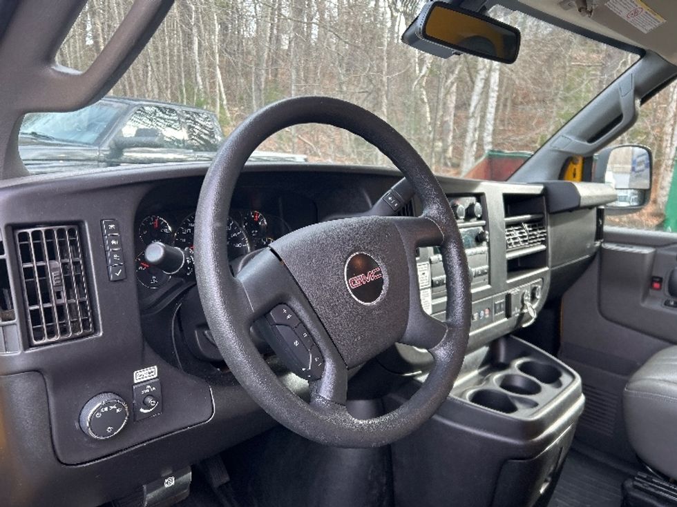 Light Duty Box Truck-Light and Medium Duty Trucks-GMC-2021-Savana G33503-Pompano Beach-FL-112,108\n\t\tmiles-$ 26,250 - Image 17