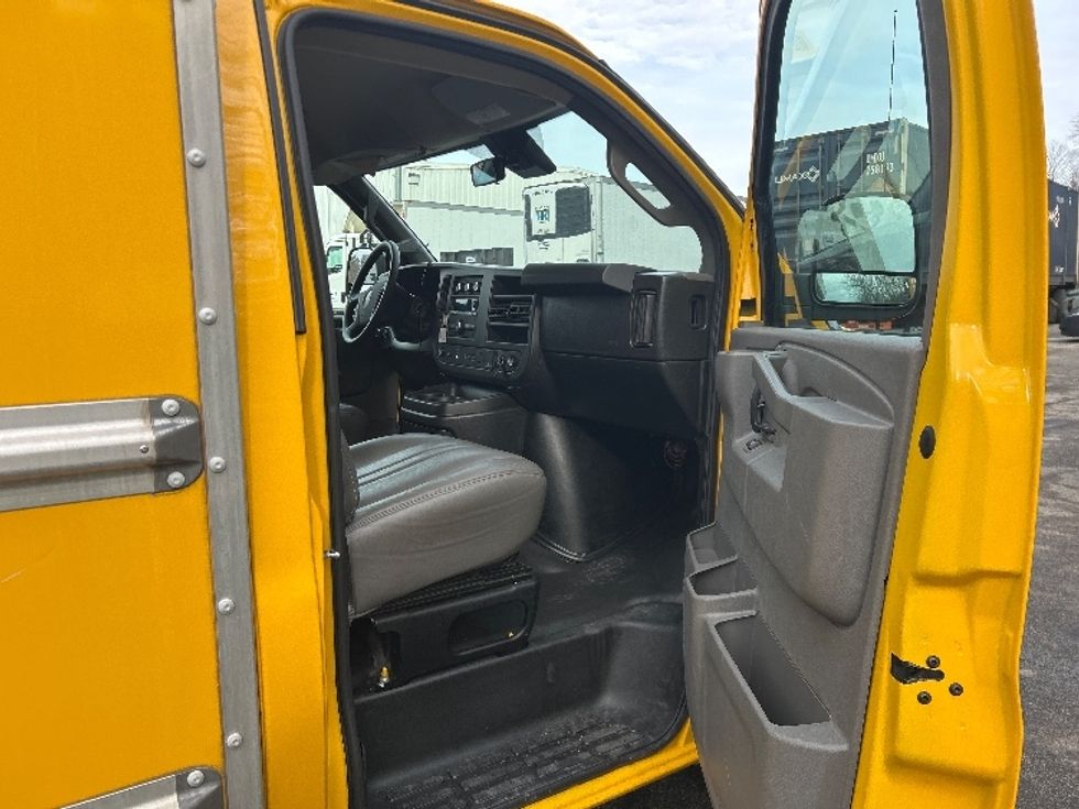 Light Duty Box Truck-Light and Medium Duty Trucks-GMC-2021-Savana G33503-Pompano Beach-FL-112,108\n\t\tmiles-$ 26,250 - Image 20