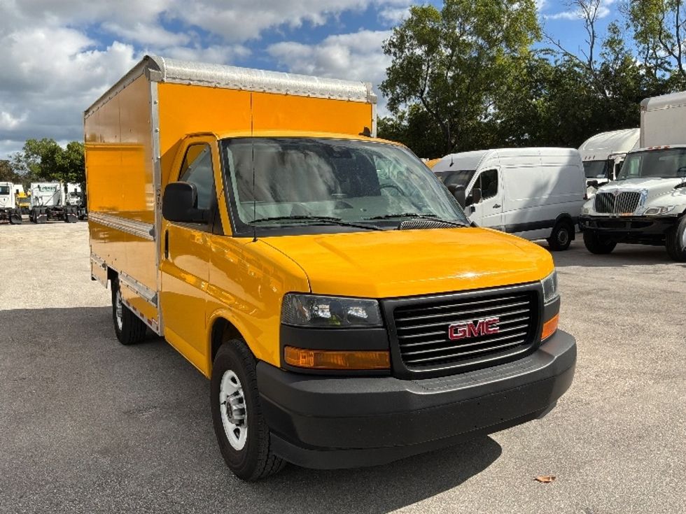 Light Duty Box Truck-Light and Medium Duty Trucks-GMC-2021-Savana G33503-Pompano Beach-FL-112,276\n\t\tmiles-$ 26,250 - Image 1