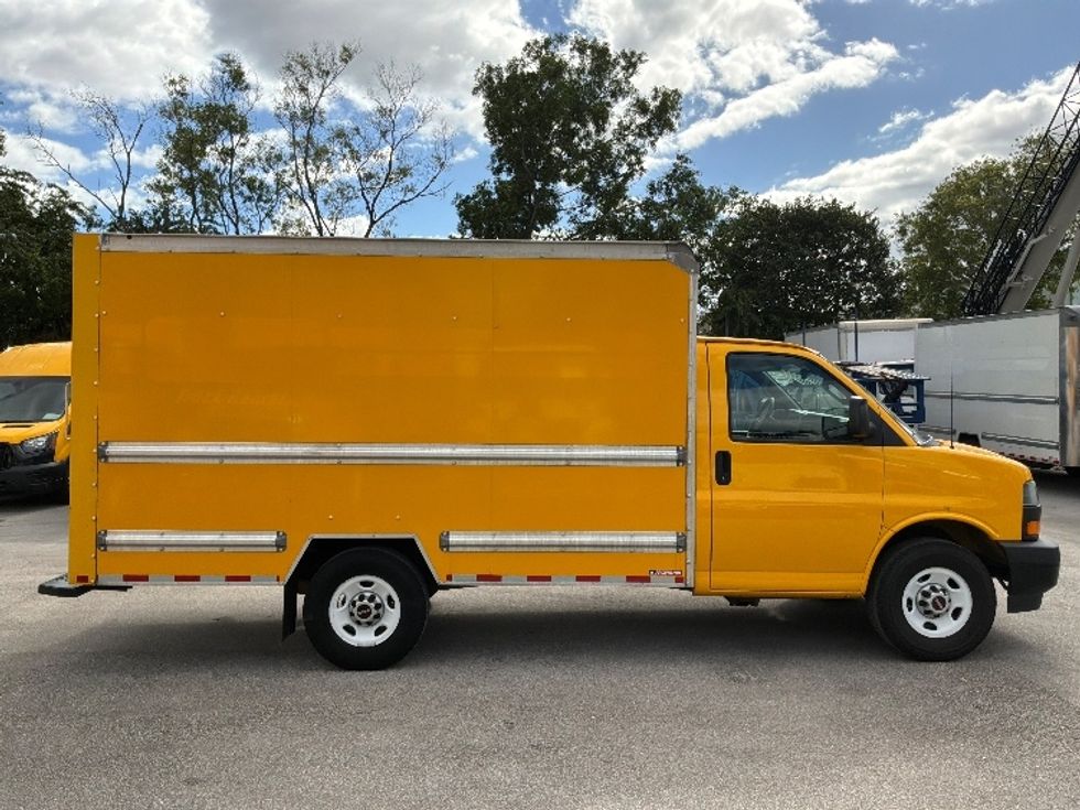 Light Duty Box Truck-Light and Medium Duty Trucks-GMC-2021-Savana G33503-Pompano Beach-FL-112,276\n\t\tmiles-$ 26,250 - Image 14
