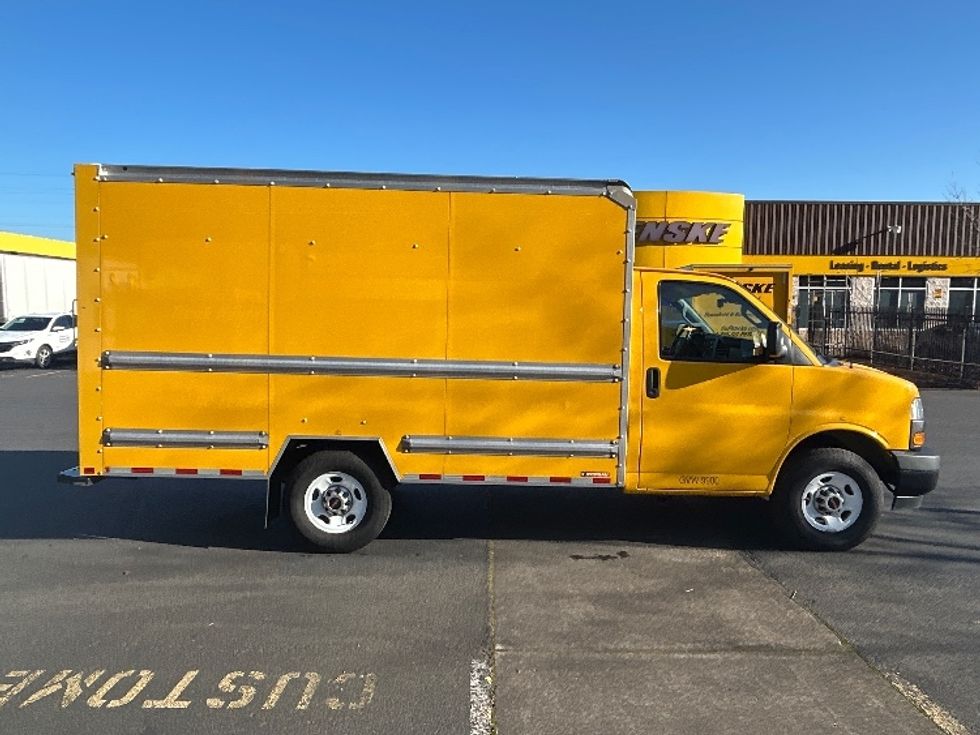 Light Duty Box Truck-Light and Medium Duty Trucks-GMC-2021-Savana G33503-Portland-OR-103,728\n\t\tmiles-$ 27,250 - Image 14