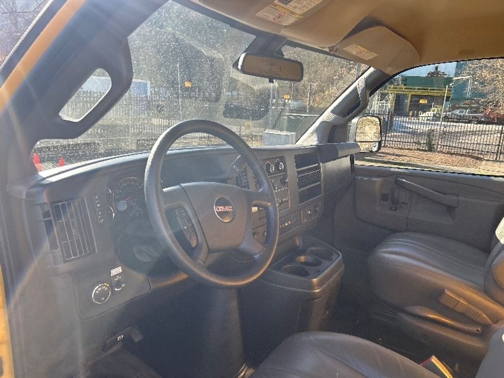 Light Duty Box Truck-Light and Medium Duty Trucks-GMC-2021-Savana G33503-Portland-OR-103,728\n\t\tmiles-$ 27,250 - Image 16