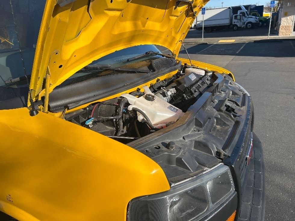 Light Duty Box Truck-Light and Medium Duty Trucks-GMC-2021-Savana G33503-Portland-OR-103,728\n\t\tmiles-$ 27,250 - Image 22