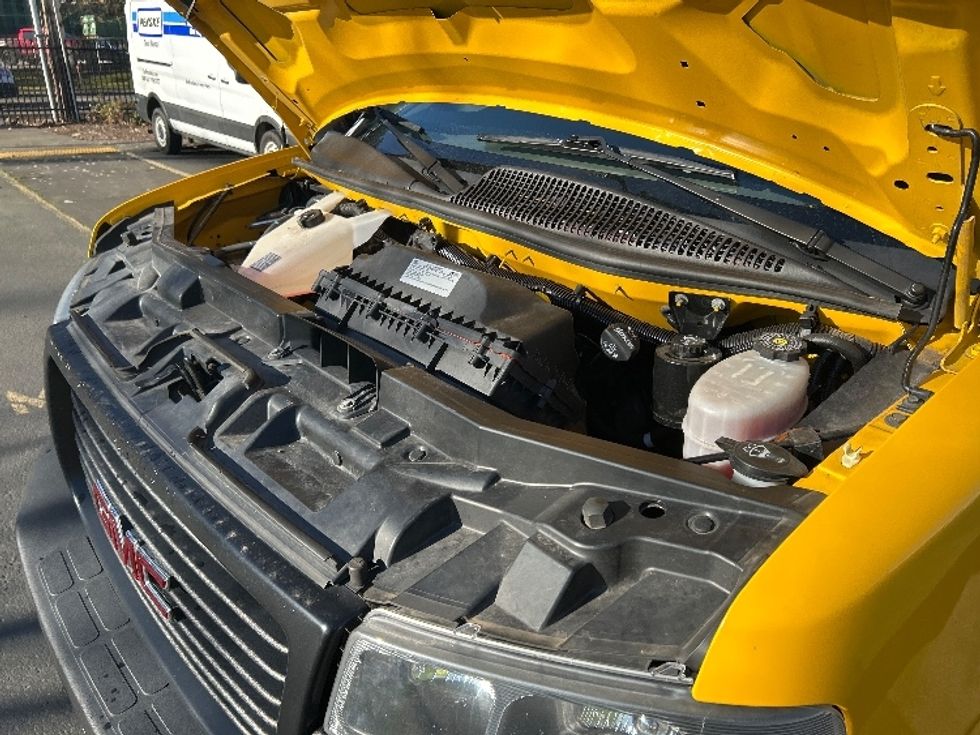 Light Duty Box Truck-Light and Medium Duty Trucks-GMC-2021-Savana G33503-Portland-OR-103,728\n\t\tmiles-$ 27,250 - Image 23