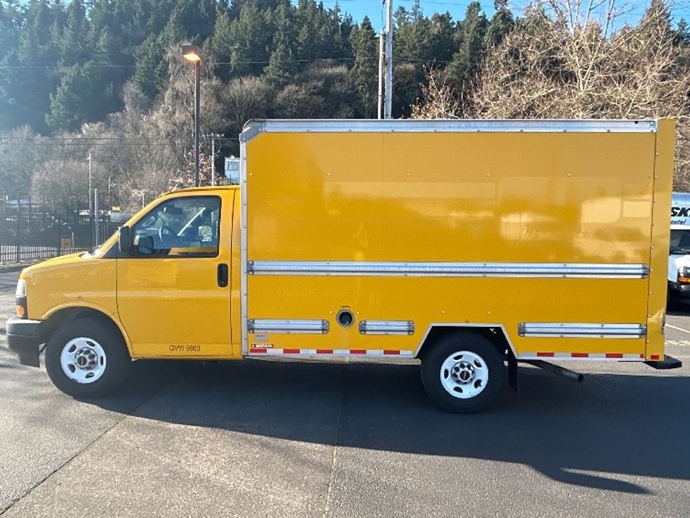 Light Duty Box Truck-Light and Medium Duty Trucks-GMC-2021-Savana G33503-Portland-OR-103,728\n\t\tmiles-$ 27,250 - Image 4
