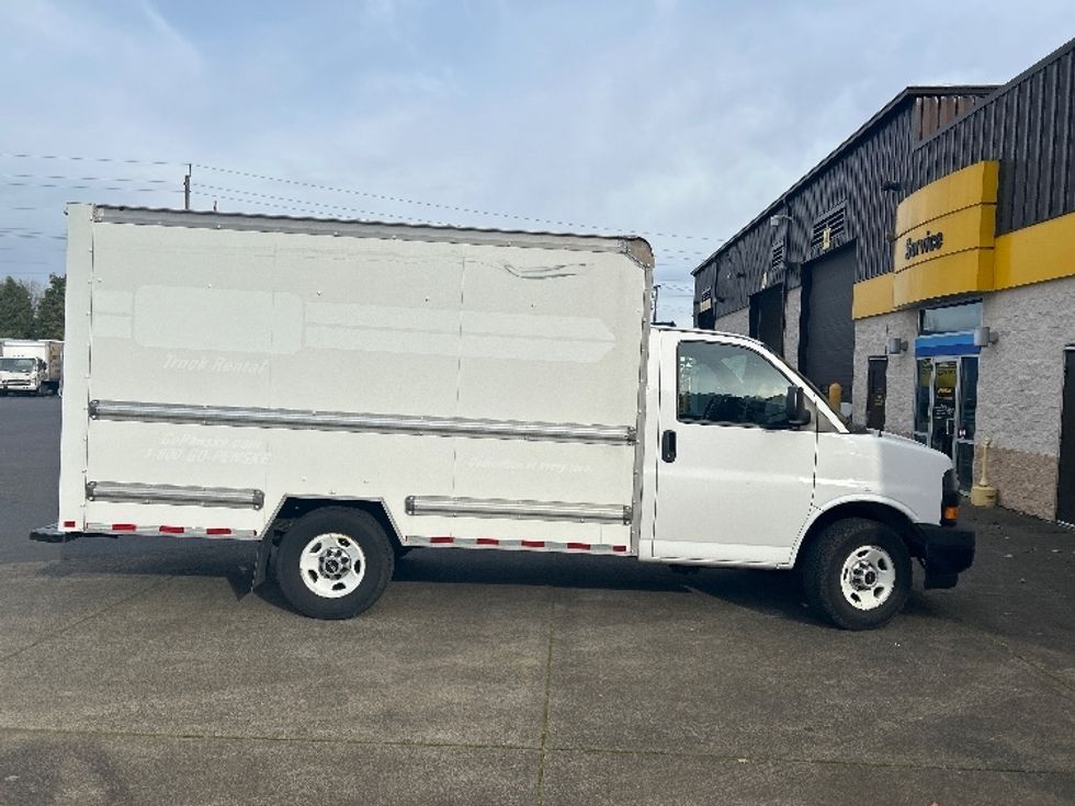 Light Duty Box Truck-Light and Medium Duty Trucks-GMC-2021-Savana G33503-Portland-OR-115,066\n\t\tmiles-$ 28,500 - Image 14
