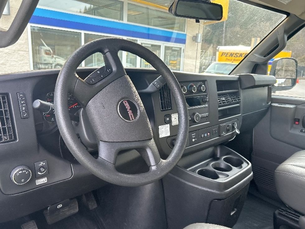 Light Duty Box Truck-Light and Medium Duty Trucks-GMC-2021-Savana G33503-Portland-OR-115,066\n\t\tmiles-$ 28,500 - Image 16