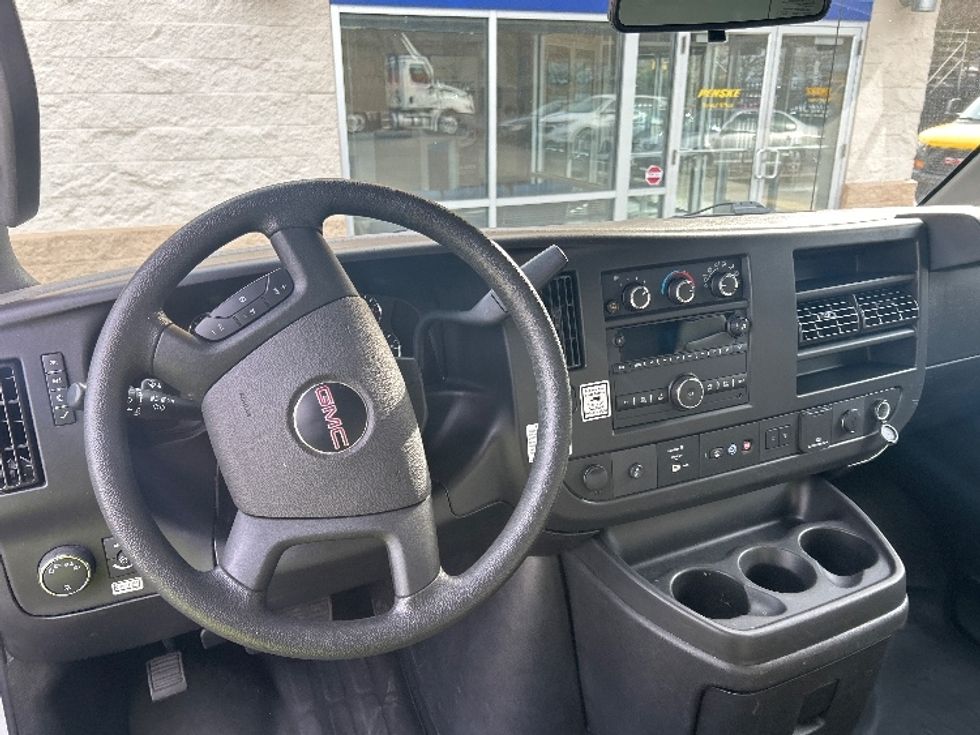 Light Duty Box Truck-Light and Medium Duty Trucks-GMC-2021-Savana G33503-Portland-OR-115,066\n\t\tmiles-$ 28,500 - Image 17