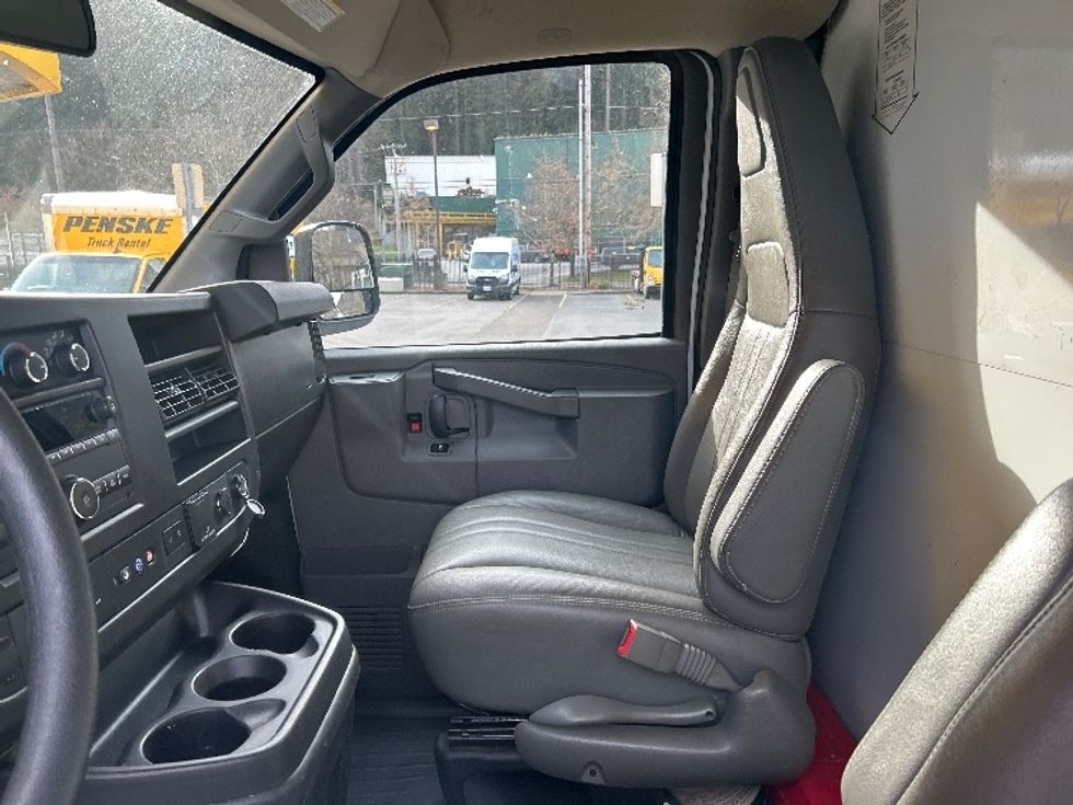 Light Duty Box Truck-Light and Medium Duty Trucks-GMC-2021-Savana G33503-Portland-OR-115,066\n\t\tmiles-$ 28,500 - Image 19
