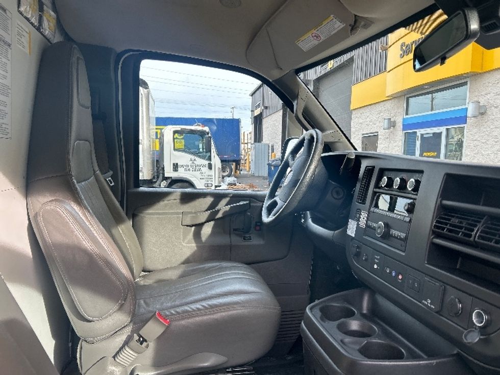 Light Duty Box Truck-Light and Medium Duty Trucks-GMC-2021-Savana G33503-Portland-OR-115,066\n\t\tmiles-$ 28,500 - Image 21